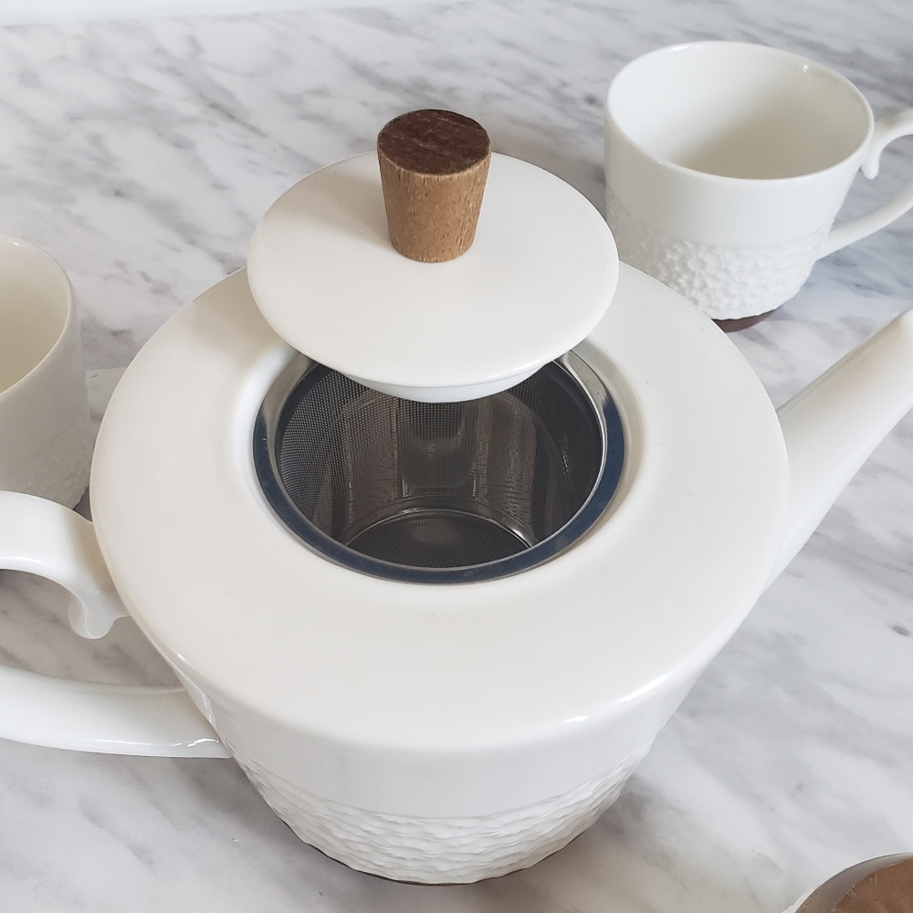 Tea Set - Picture 4 of 7